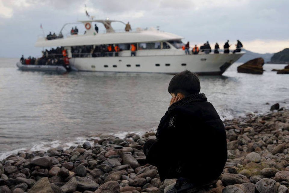 Imigrante morre após ser expulso de barco por traficantes