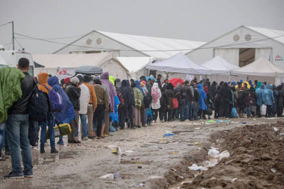 5 mil iraquianos fugiram de Mossul para a Síria, diz Acnur