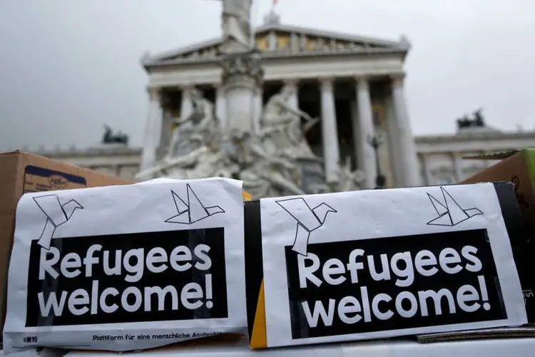 
	Refugiados na &Aacute;ustria: pelo territ&oacute;rio, situado no cruzamento de duas das principais rotas migrat&oacute;rias na Europa, transitaram centenas de milhares de refugiados ano passado
 (Leonhard Foeger / Reuters)