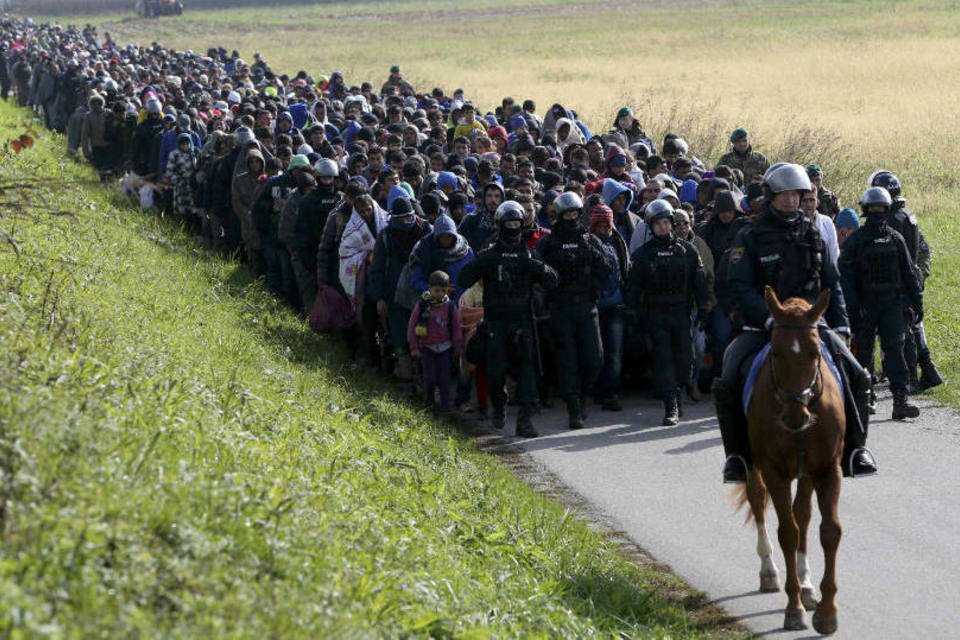 Fluxo de refugiados na Europa chegará a 1 milhão, prevê ONU