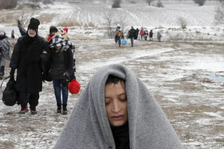 
	Refugiadas: &quot;muitas mulheres t&ecirc;m que vender seu corpo para pagar a passagem do sonho da Europa, s&atilde;o estupradas, e caem em m&atilde;os de m&aacute;fias&quot;
 (Marko Djurica / Reuters)