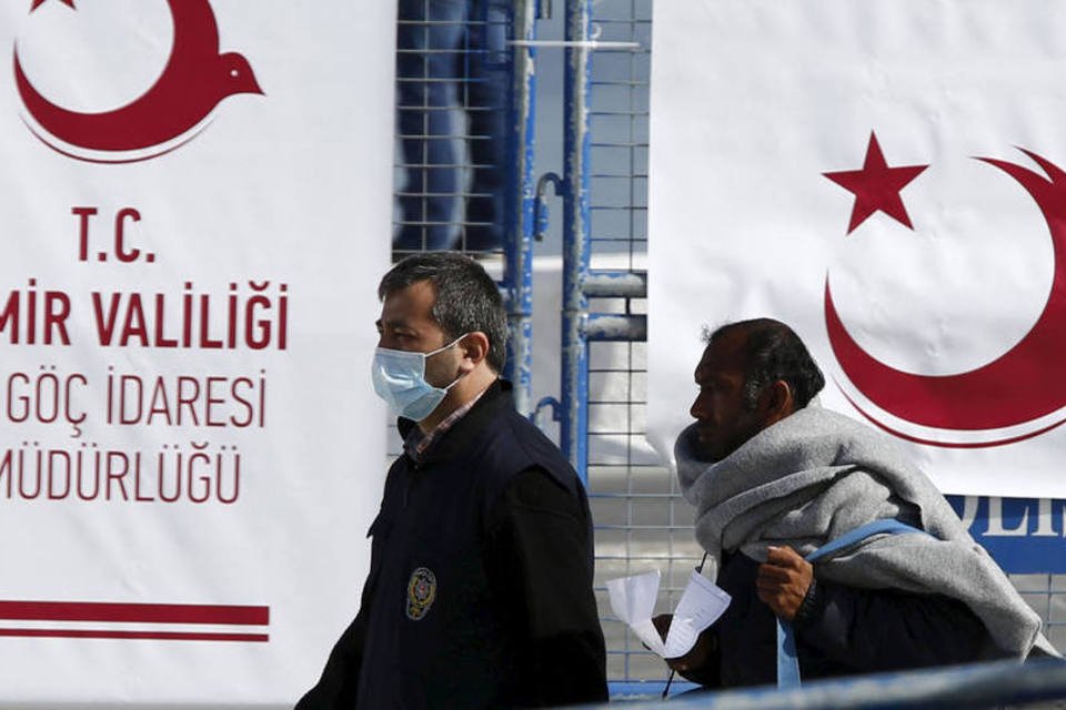 Treze candidatos a asilo teriam sido devolvidos à Turquia