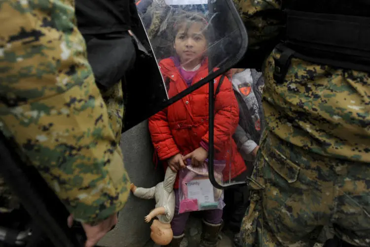 
	Crian&ccedil;as refugiadas: mais de 1 milh&atilde;o de pessoas em fuga de guerras e conflitos chegaram ao bloco no ano passado
 (Reuters)