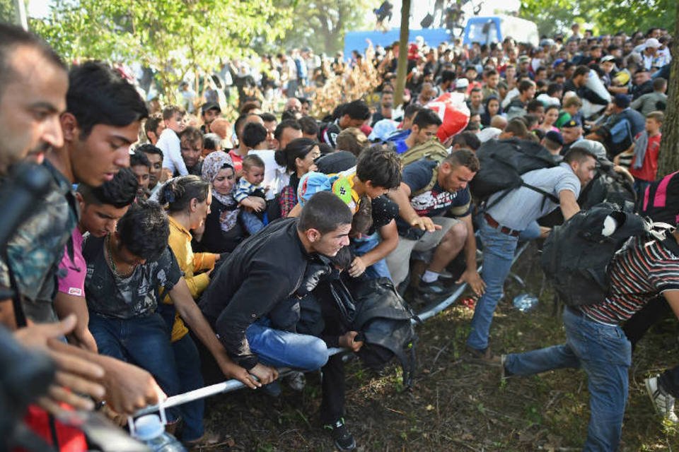Mais de 110 mil refugiados passaram pela Croácia em 20 dias