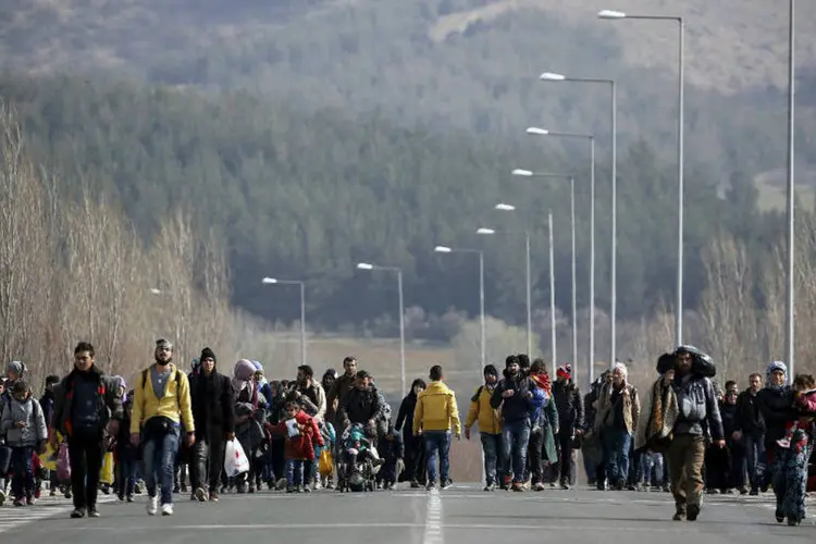 
	Refugiados: os 28 chefes de Estado e de governo convidaram para esta c&uacute;pula extraordin&aacute;ria o primeiro-ministro turco, Ahmet Davutoglu
 (Reuters)
