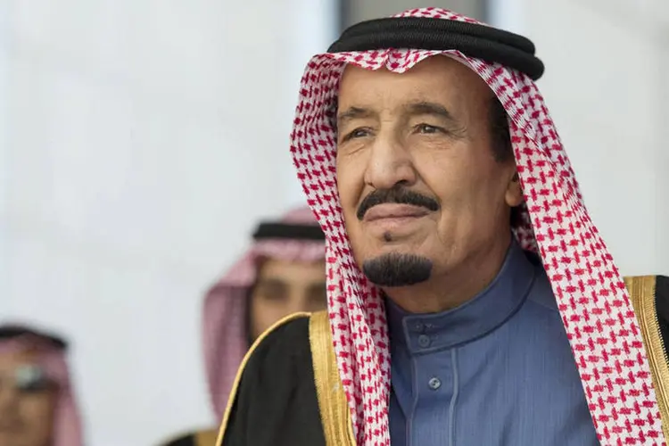 
	Rei Salman da Ar&aacute;bia Saudita: o rompimento se estender&aacute; para cortes no tr&aacute;fego a&eacute;reo entre os pa&iacute;ses
 (Bandar al-Jaloud / Reuters)