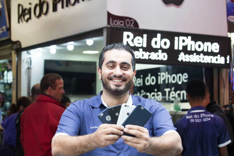 Wissam Tie, técnico da loja Rei do iPhone: depois que a história ganhou destaque nas redes sociais, número de clientes subiu para 150 por dia (Patrícia Cruz/Sebrae-SP)