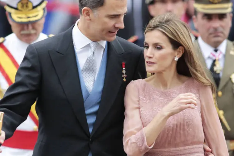 
	Rei Felipe e a rainha Letizia durante celebra&ccedil;&otilde;es em Santiago de Compostela, na Espanha
 (Miguel Vidal/Reuters)