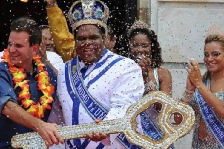 O Rei Momo recebe a chave simbólica da cidade: a festa mais tradicional do Rio começa nesta sexta-feira (AFP/Archivo / Vanderlei Almeida)