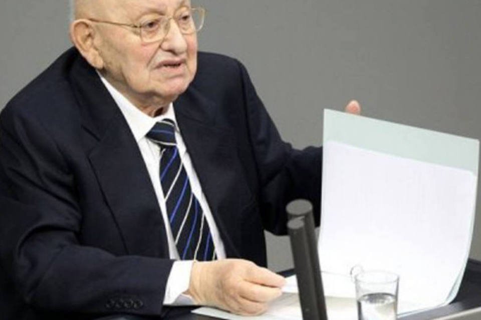 Alemanha lembra Holocausto com discurso de sobrevivente