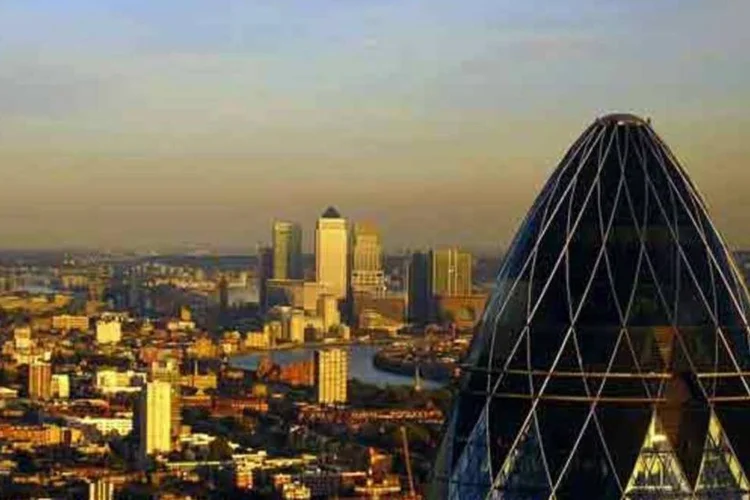 
	Londres:&nbsp;uma campanha independente pede que os atletas cruzem a linha de chegada com a m&atilde;o no peito como demonstra&ccedil;&atilde;o de apoio aos afetados pelas explos&otilde;es.
 (Wikimedia Commons)