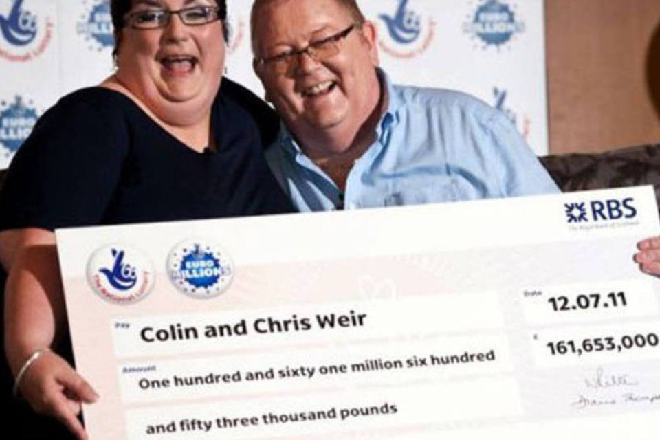 Casal britânico ganha € 185 milhões na loteria