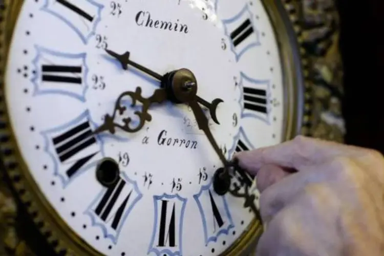 Relógios devem ser adiantados hoje à meia-noite (Joe Raedle/Getty Images)