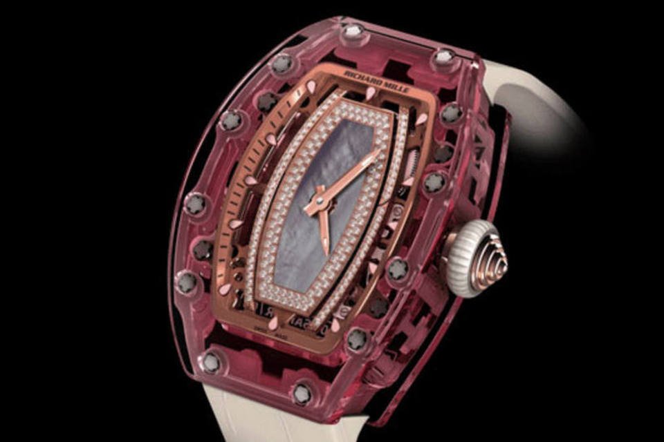 Richard Mille lan a rel gio feminino feito em safira Exame