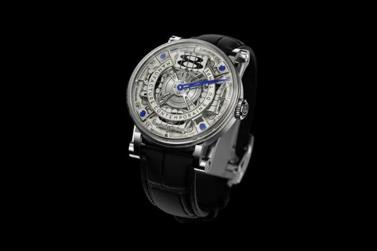 
	MCT The Sequential Two: o modelo &eacute; finalizado por uma pulseira de couro de crocodilo com costura hipoalerg&ecirc;nica
 (Divulgação/WatchTime Brasil)