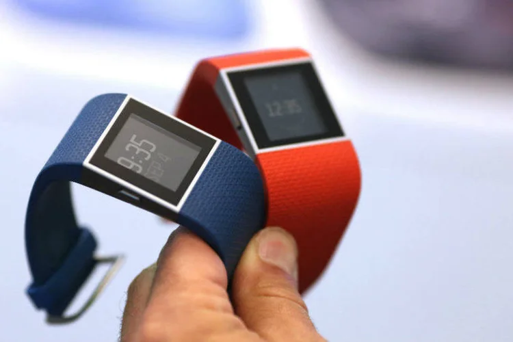 
	Rel&oacute;gios Fitbits: o que come&ccedil;ou como uma ajuda para monitorar os movimentos de atletas est&aacute; se transformando em uma ferramenta para fabricantes de medicamentos
 (Chris Ratcliffe/Bloomberg)