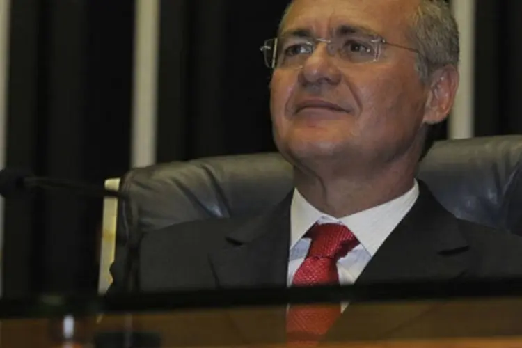 
	Renan Calheiros: presidente do Senado, Renan Calheiros (PMDB-AL), fez nesta quarta-feira a leitura em plen&aacute;rio de todos os projetos de lei que alteram a distribui&ccedil;&atilde;o dos recursos do Fundo de Participa&ccedil;&atilde;o dos Estados (FPE).
 (Antonio Cruz/ABr)