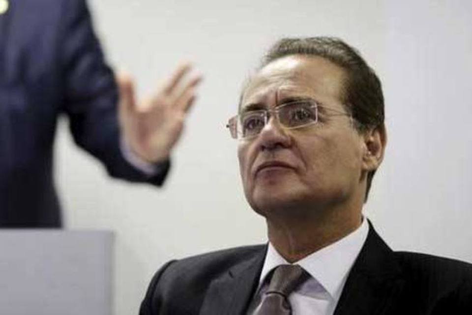 Renan suspende sessão para analisar vetos de Dilma
