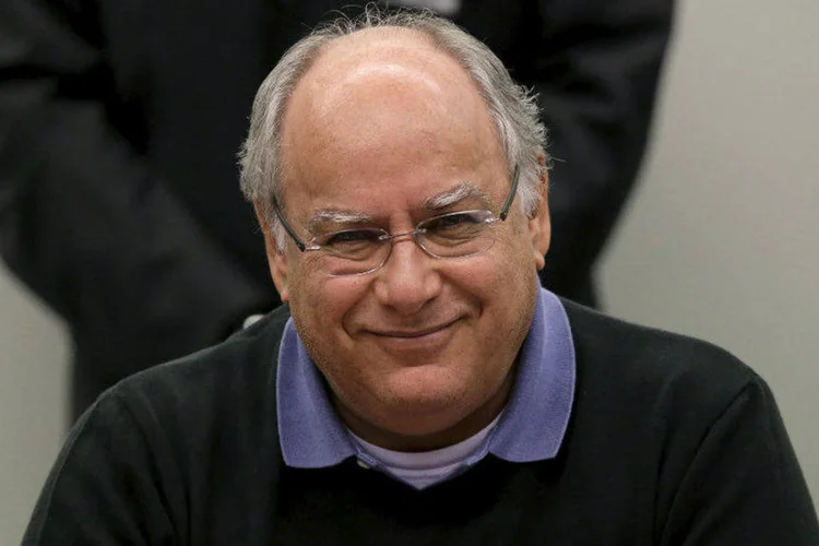 
	Renato Duque, ex-diretor de Servi&ccedil;os da Petrobras: Duque &eacute; apontado como indica&ccedil;&atilde;o do PT pontado no esquema de corrup&ccedil;&atilde;o e cartel na estatal petrol&iacute;fera e Vaccari &eacute; condenado por lavagem de dinheiro
 (Ueslei Marcelino/Reuters)