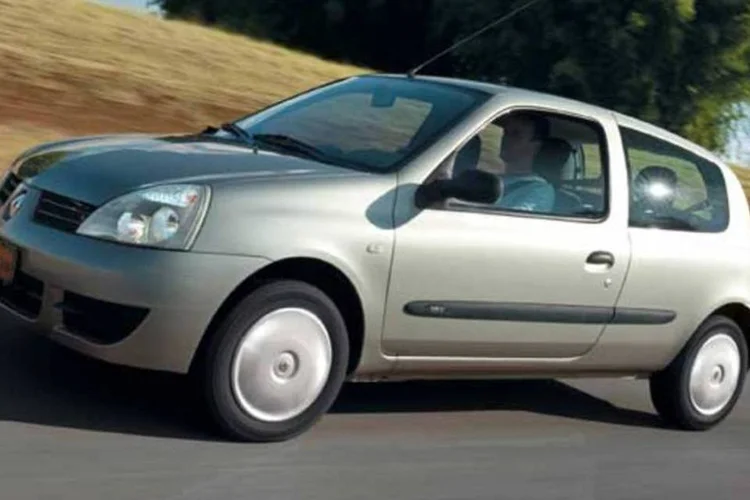 O modelo Clio, da Renault: montadora teve receita de 21,10 bilhões de euros (Divulgação)