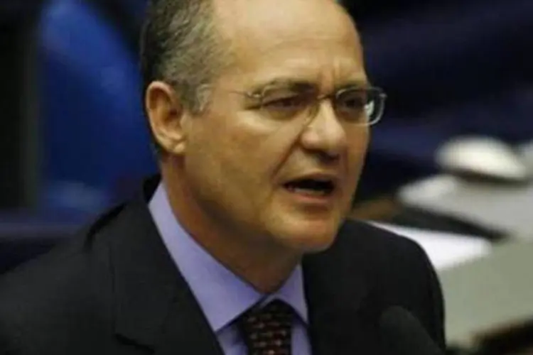 
	Renan Calheiros: presidente do Senado anunciou que economizaria R$ 262 milh&otilde;es com reforma administrativa na Casa. Somada, nos pr&oacute;ximos dois anos, a economia seria de R$ 288 milh&otilde;es.
 (REUTERS/Jamil Bittar)