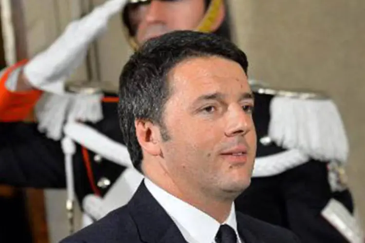 
	O novo primeiro-ministro da It&aacute;lia, Matteo Renzi: &quot;a tarefa &eacute; dif&iacute;cil, mas estamos na It&aacute;lia, vamos conseguir&quot;, escreveu no Twitter
 (ANDREAS SOLARO/AFP)