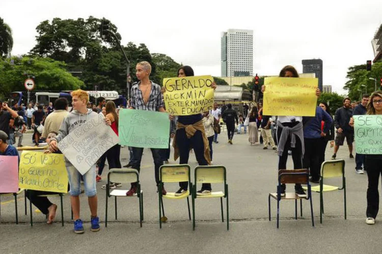 
	Protesto de estudantes: promotor manifesta preocupa&ccedil;&atilde;o com as not&iacute;cias de uso da for&ccedil;a nas escolas ocupadas por estudantes
 (Rovena Rosa / Agência Brasil)