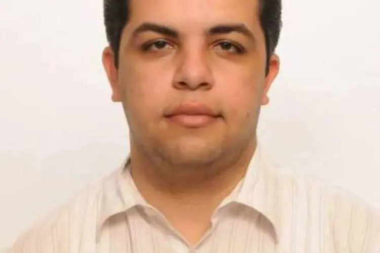 
	O jornalista da rede Al-Jazeera Abdallah Elshamy &eacute; visto em foto de arquivo
 (AL-JAZEERA TV/AFP/Arquivos)