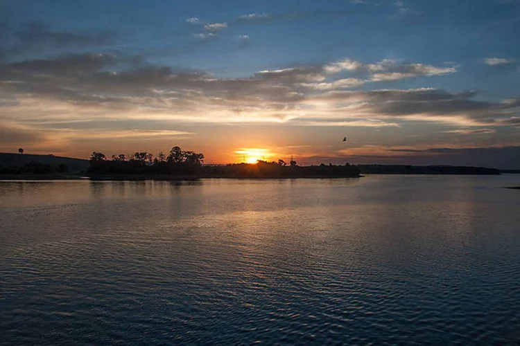 
	A Represa de Jurumirim: na semana passada, o n&iacute;vel da represa estava em apenas 18% da capacidade
 (José Carlos Garcia/WikimediaCommons)