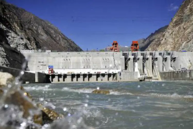 Represa chinesa de Brahmaputra, no Tibete: obra custou 1,26 bilhão de euros (AFP)