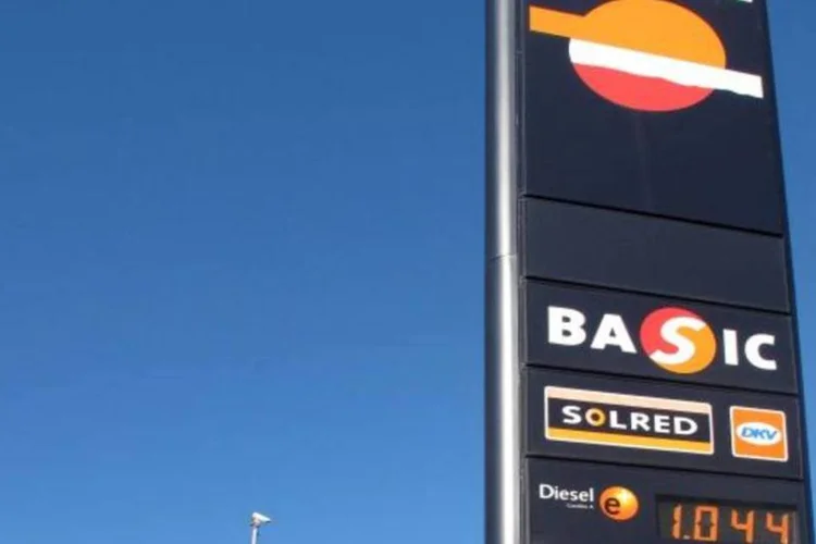 
	Repsol: por volta das 8h50 (Bras&iacute;lia), as a&ccedil;&otilde;es da Repsol tinham forte queda na Bolsa de Madri, de 4,79%
 (Cristina Arias/Getty Images)