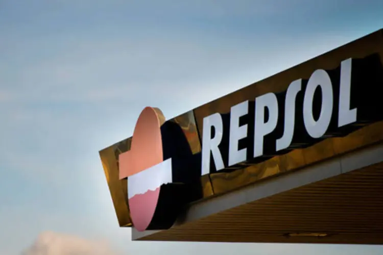 
	Repsol: a empresa disse que a venda foi parte de um novo plano estrat&eacute;gico ap&oacute;s a aquisi&ccedil;&atilde;o da companhia petrol&iacute;fera canadense Talisman Energy
 (David Ramos/Bloomberg)