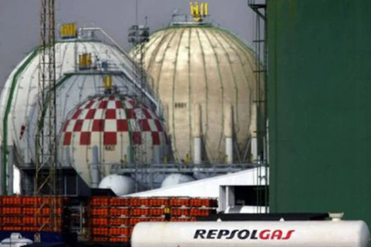 Em 8 de junho, a agência Fitch foi a primeira a rebaixar em um grau a nota da Repsol
 (Pedro Armestre/AFP)
