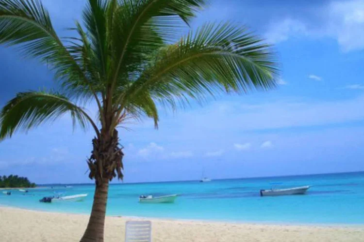 
	Praia na rep&uacute;blica dominicana:&nbsp;metade dos 26 projetos de coopera&ccedil;&atilde;o t&eacute;cnica que a ABC desenvolve na regi&atilde;o &eacute; executada em territ&oacute;rio dominicano
 (Reprodução)