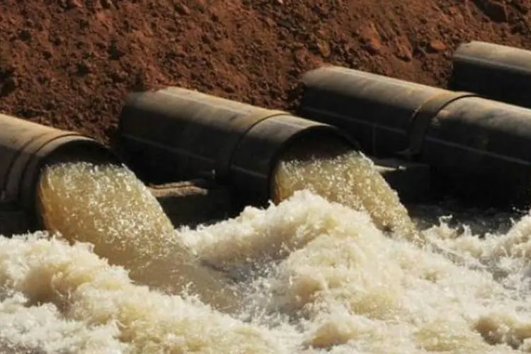 
	Capta&ccedil;&atilde;o da reserva t&eacute;cnica do Cantareira: atualmente, a Sabesp retira cerca de 19 mil litros por segundo do sistema
 (Divulgação/Sabesp)