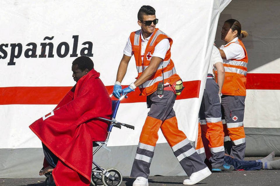 Naufrágio deixa 24 migrantes desaparecidos