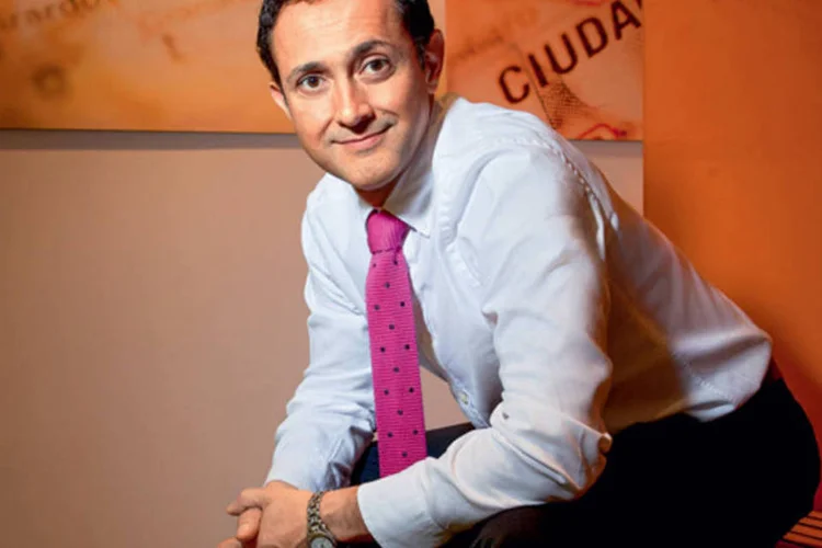 
	Javier Escobedo, do site Hoteis.com: &quot;Os brasileiros me receberam de bra&ccedil;os abertos&quot;
 (Fabiano Accorsi)