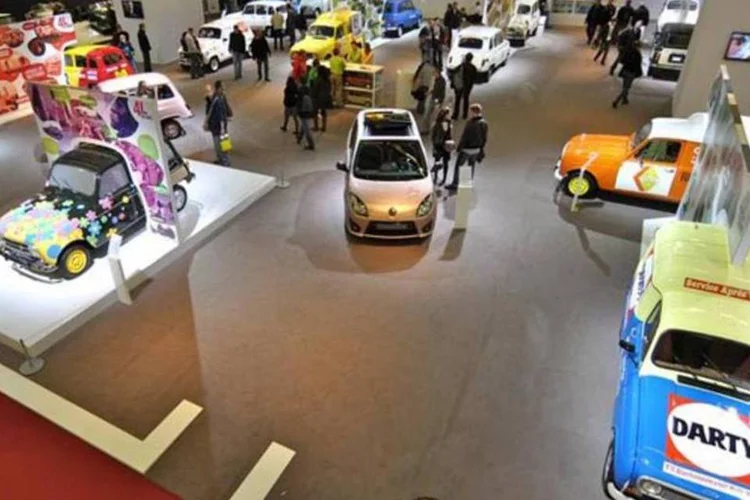 Feira de carros antigos Retromóbile: evento vai até o próximo domingo (Divulgação)