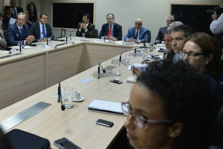 
	Reuni&atilde;o entre governo e caminhoneiros: encontro ocorre no Minist&eacute;rio dos Transportes
 (Antonio Cruz/ Agência Brasil)