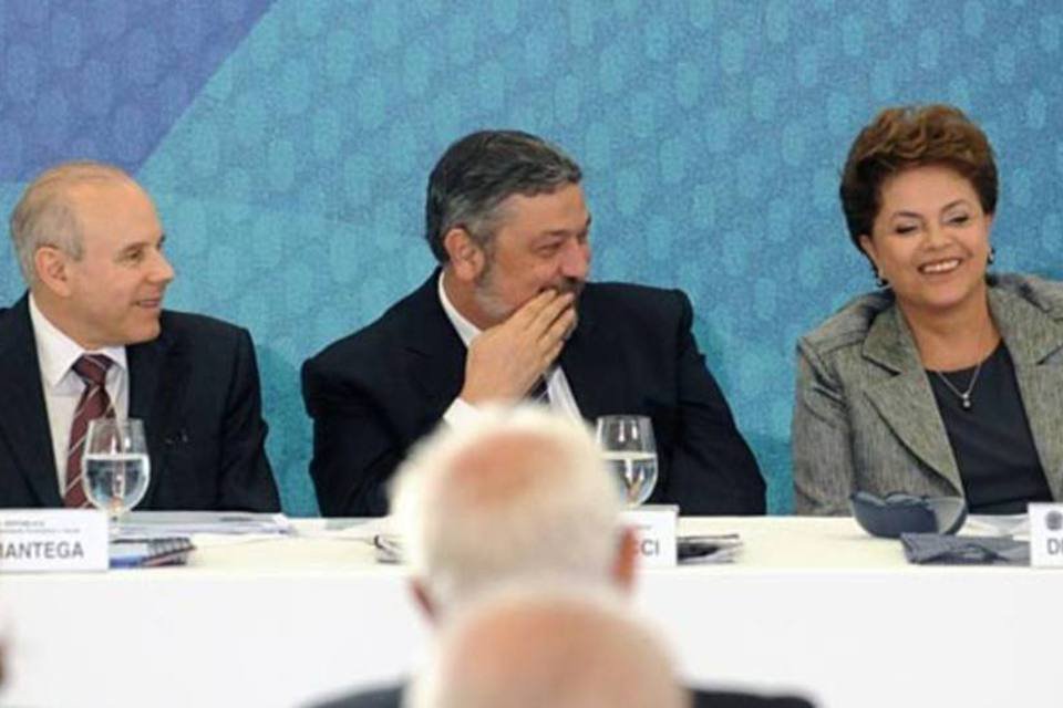 Dilma, Mantega e Tombini fazem coro contra inflação