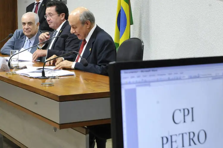 
	Reuni&atilde;o da Comiss&atilde;o Parlamentar de Inqu&eacute;rito (CPI) da Petrobras para an&aacute;lise do plano de trabalho e de requerimentos
 (Geraldo Magela/Agência Senado)