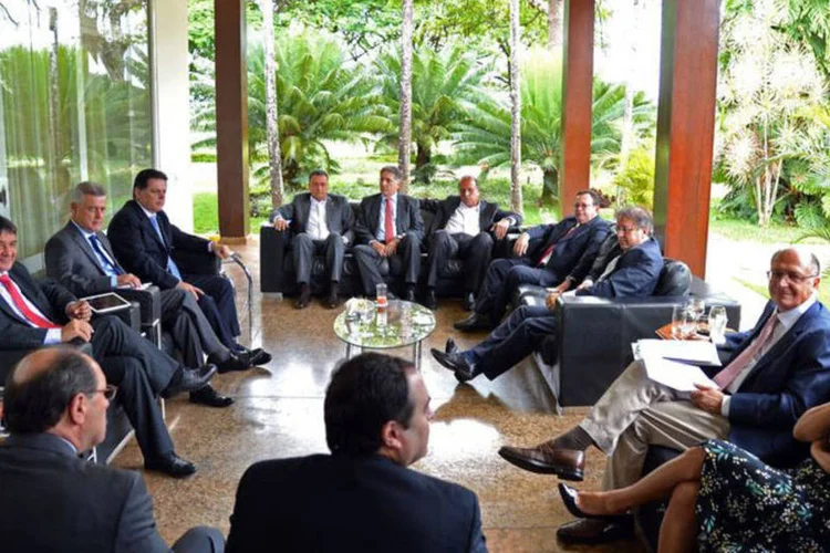 
	Reuni&atilde;o de governadores: sem consenso e diante da instabilidade pol&iacute;tica, deixaram de lado a discuss&atilde;o sobre a CPMF
 (Wilson Dias/Agência Brasil)