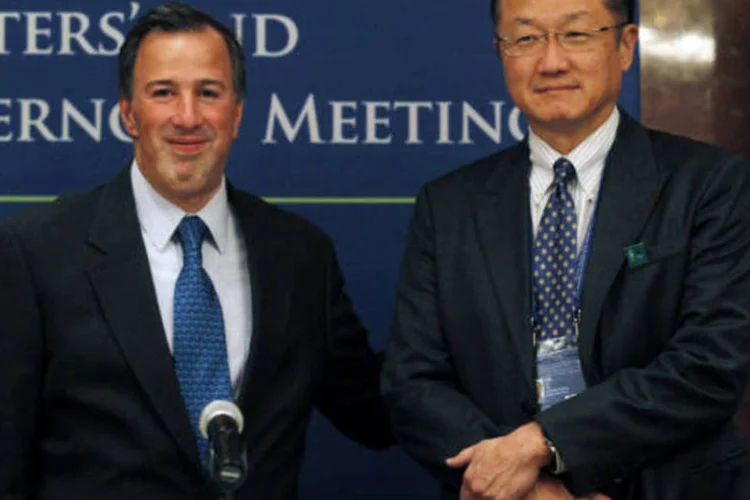 
	O ministro das Finan&ccedil;as do M&eacute;xico Jos&eacute; Antonio Meade (E) e o presidente do Banco Mundial Jim Yong Kim participam da reuni&atilde;o do G20 na Cidade do M&eacute;xico
 (REUTERS/Edgard Garrido)