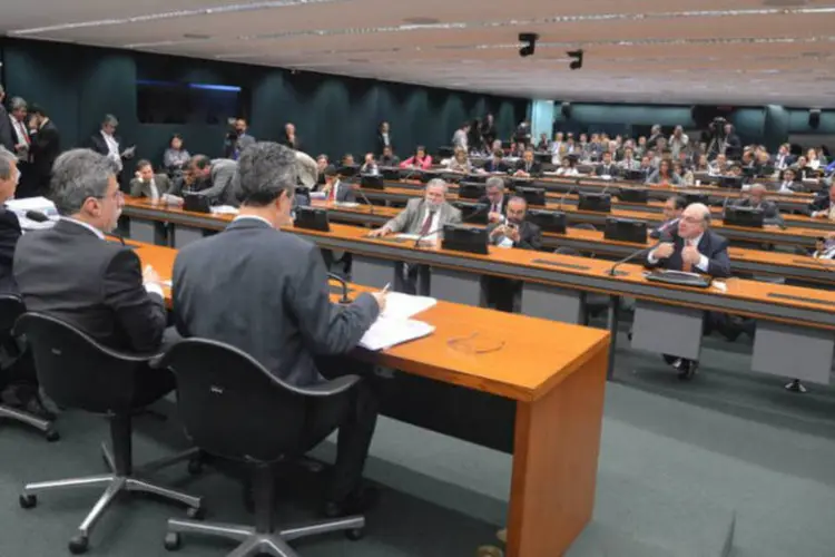 Reunião da Comissão Mista do Orçamento para votar relatórios apresentados ao Projeto da Lei de Diretrizes Orçamentárias para 2015  (Valter Campanato/ABr)