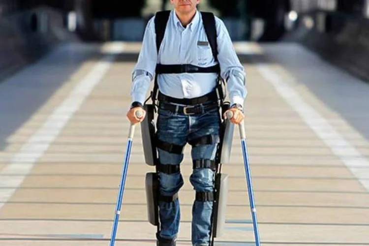 ReWalk: o exoesqueleto permite que paraplégicos caminhem, subam e desçam escadas (Argo Medical Technologies)