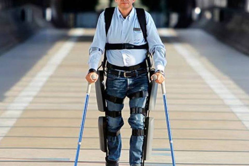 Exoesqueleto para paraplégicos começa a ser vendido nos EUA
