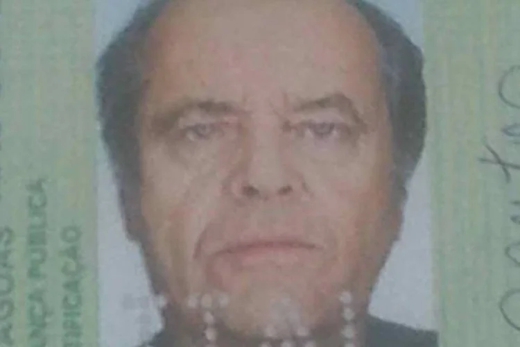 O RG foi supostamente expedido pela Secretaria de Segurança de Alagoas com uma foto recente de Jack Nicholson (Divulgação/Polícia Civil de Pernambuco)