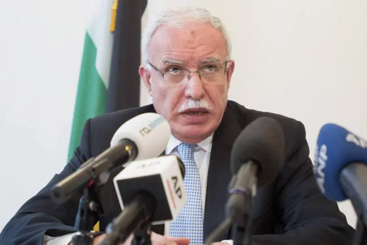 
	Riad Al-Malki, ministro de rela&ccedil;&otilde;es exteriores palestino: ofensiva come&ccedil;ou em 8 de julho
 (Toussaint Kluiters/Reuters)