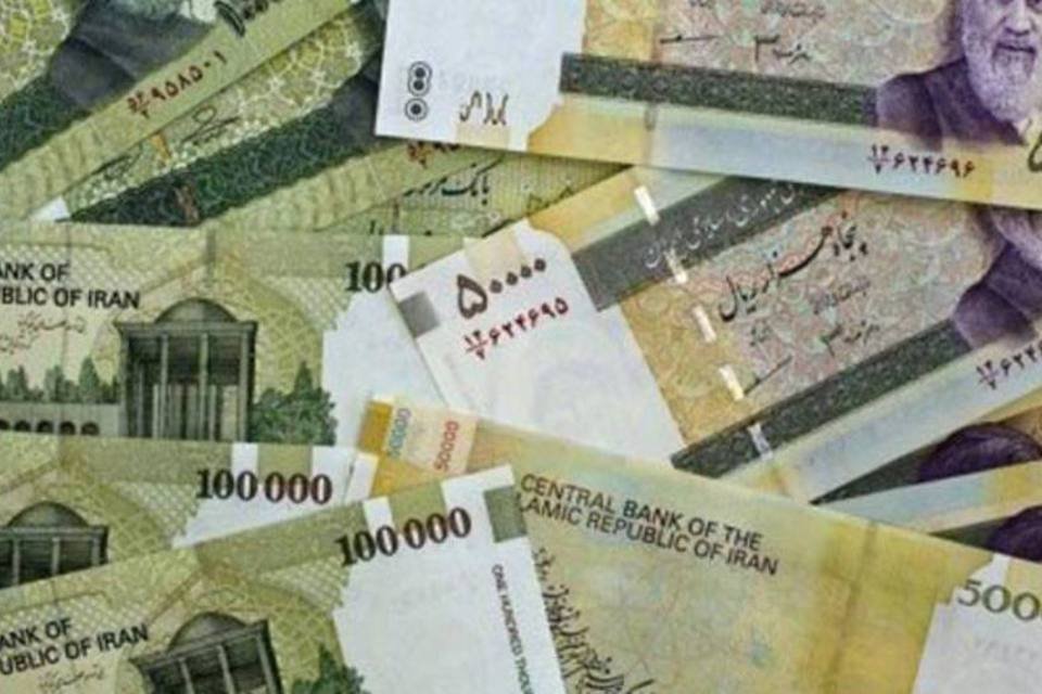 Irã: rial se recupera frente ao dólar após queda de segunda