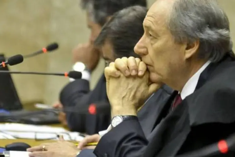 
	Ricardo Lewandowski, no julgamento do mensal&atilde;o: &quot;um juiz n&atilde;o pode dar seu voto de acordo com press&otilde;es da opini&atilde;o p&uacute;blica&quot;
 (José Cruz/Agência Brasil)